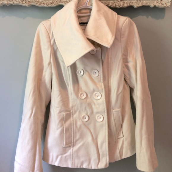 White dress winter coat. - Picture 1 of 2